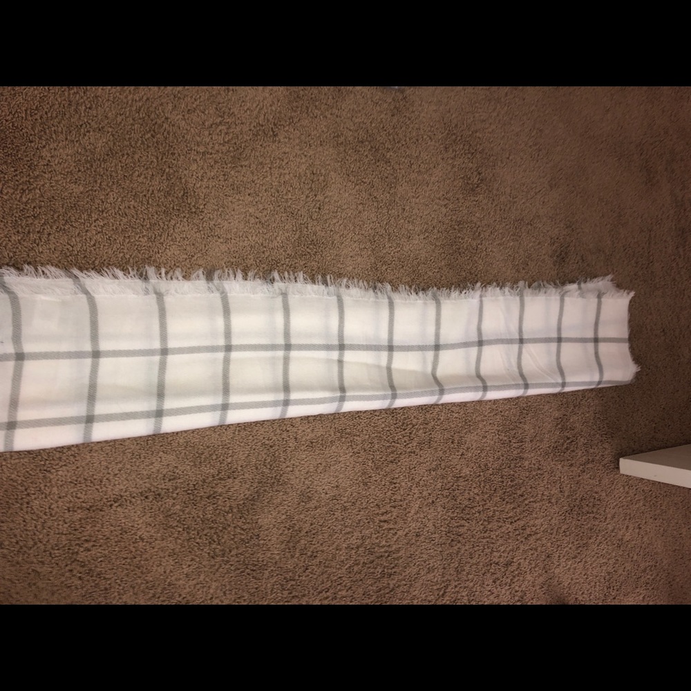 Scarf - Picture 4 of 4